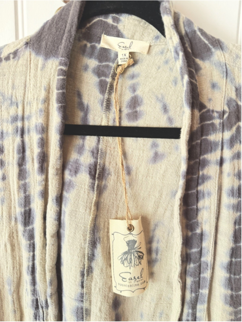 easel Tie-Dye Open Cardigan in Gray and Cream - Picture 7 of 9